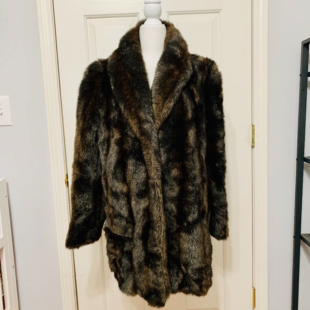 VINTAGE JACQUES SAINT LAURENT  FOR GENELLE FUR COAT MADE IN USA